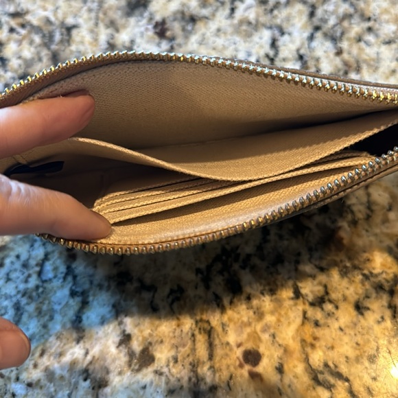 Dooney and Bourke Wristlet - Picture 4 of 4